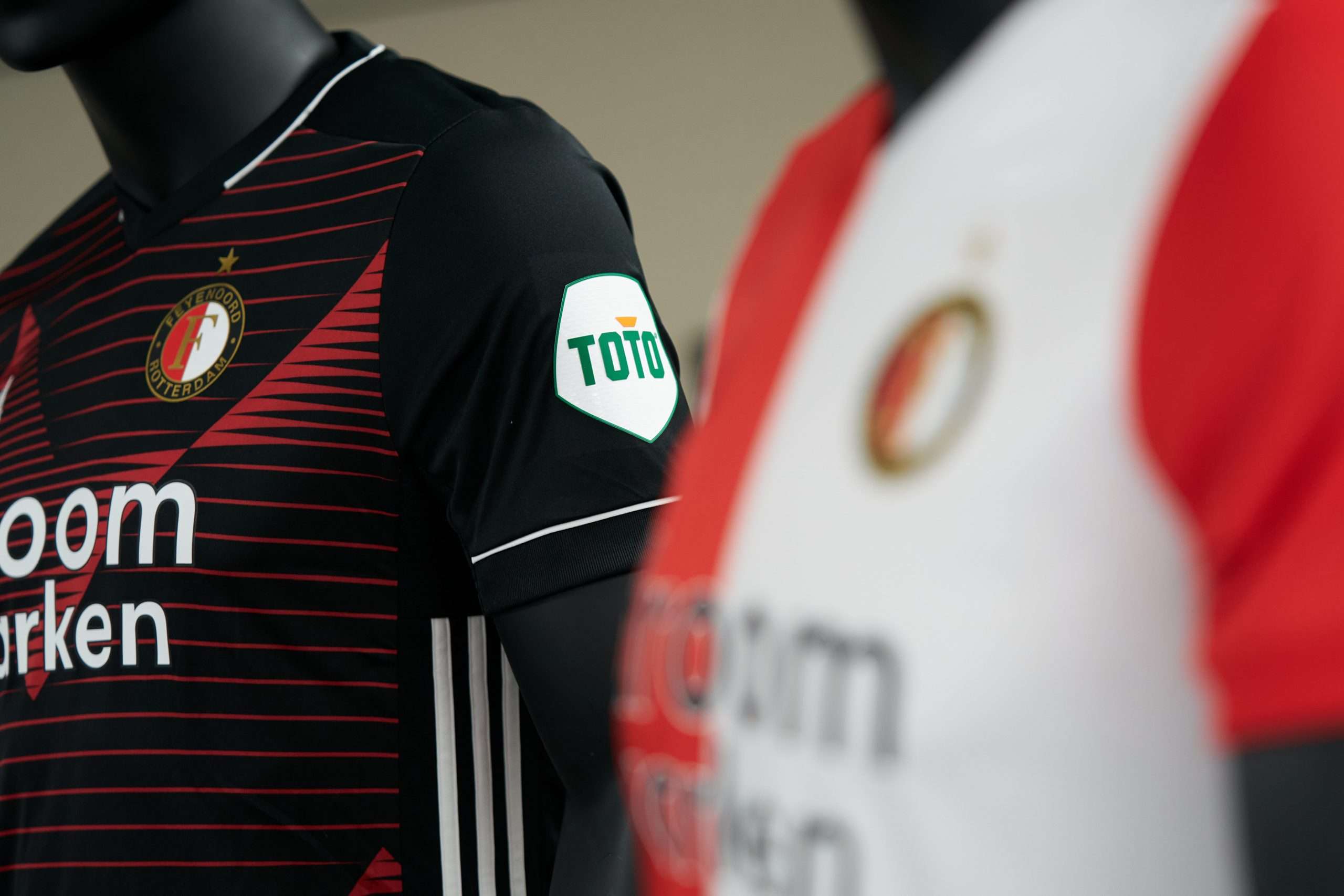 Feyenoord tekent sponsorcontract toto (bron: feyenoord.nl)
