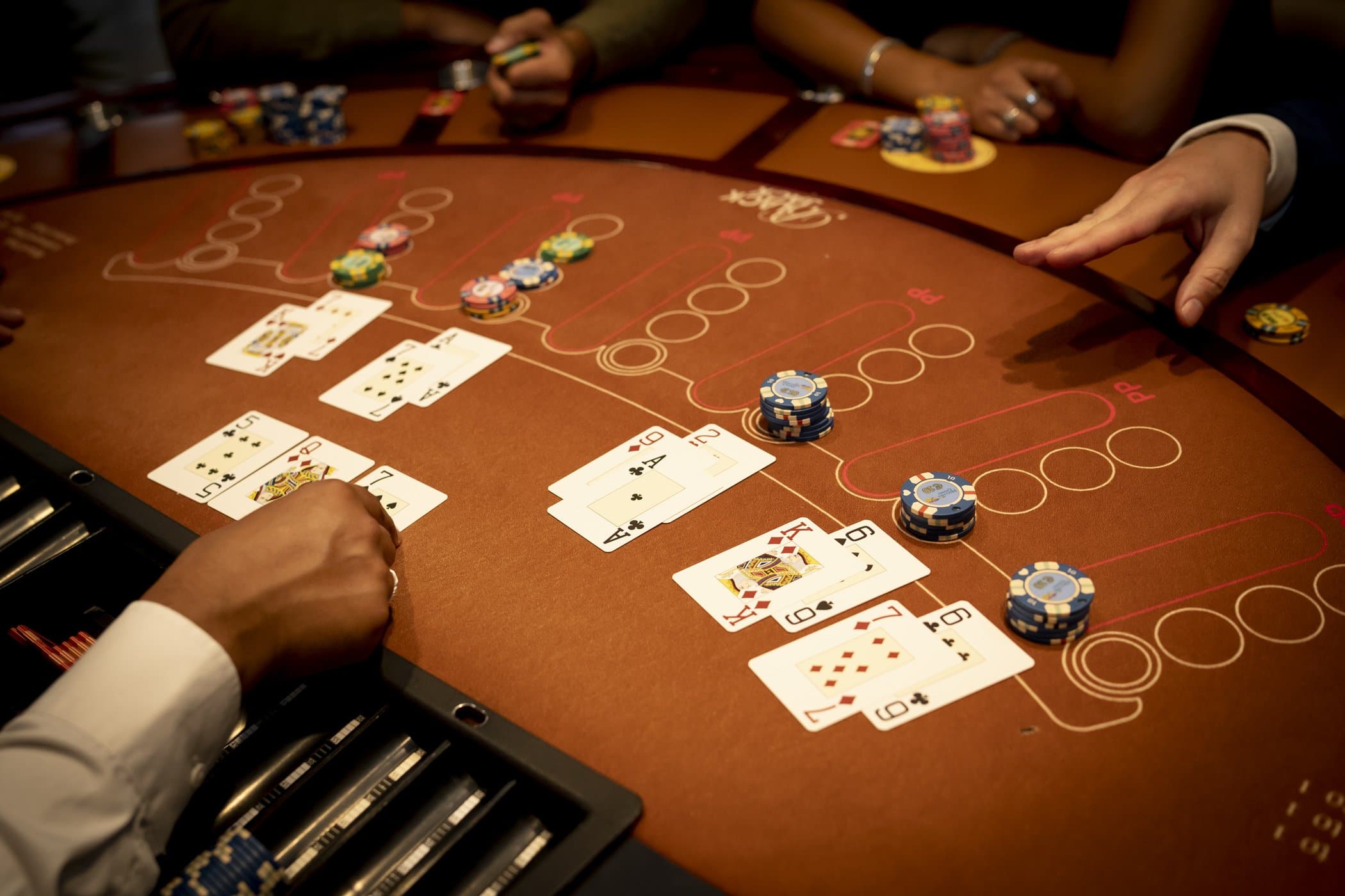 Holland Casino Black Jack blackjack 17 (K7), 18 (A7) tegen 22 dealer kapot