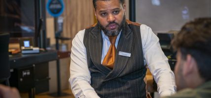 Holland Casino Blackjack croupier dealer