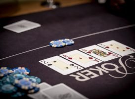 Holland Casino poker bet €20 op 2AQ3