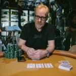 Adam Savage bouwt zijn eigen pokertafel
