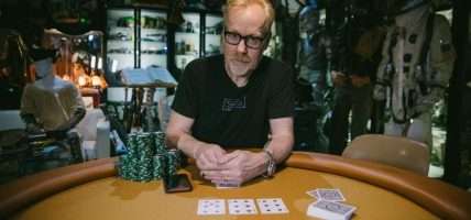 Adam Savage bouwt zijn eigen pokertafel