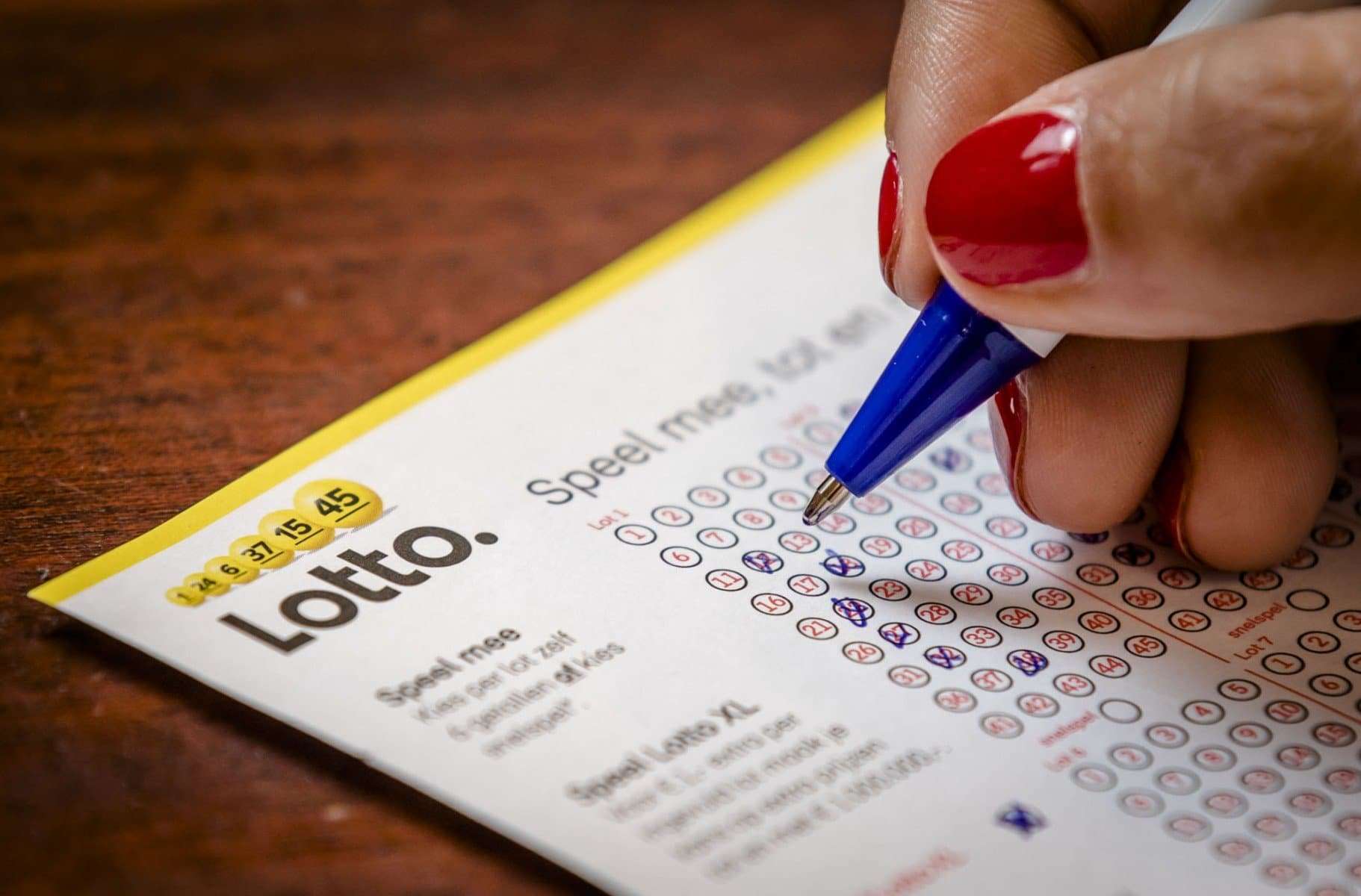 Lotto (bron: https://nieuws.nederlandseloterij.nl/lotto-jackpot-valt-in-gemeente-breda/)