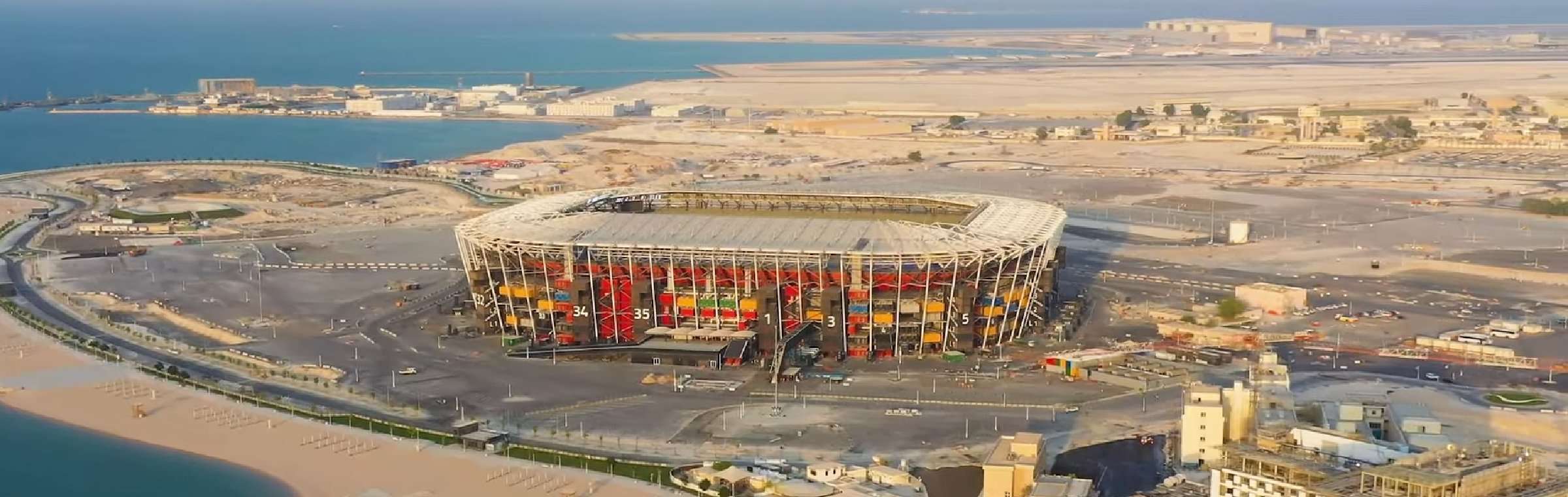 Stadion 974 voor het WK 2022 in Qatar is gemaakt van 974 zeecontainers.