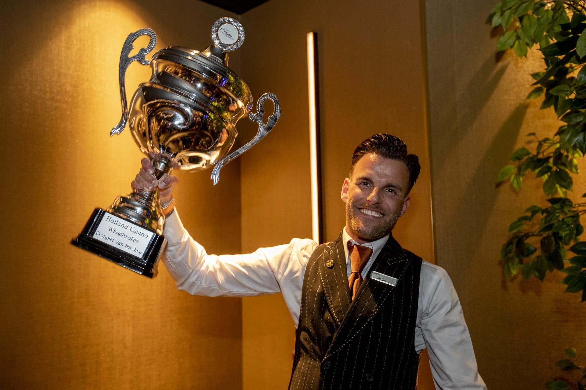 Maiky Gelmers is de beste croupier vanHolland Casino