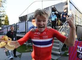vader tobias foss blij met winst zoon