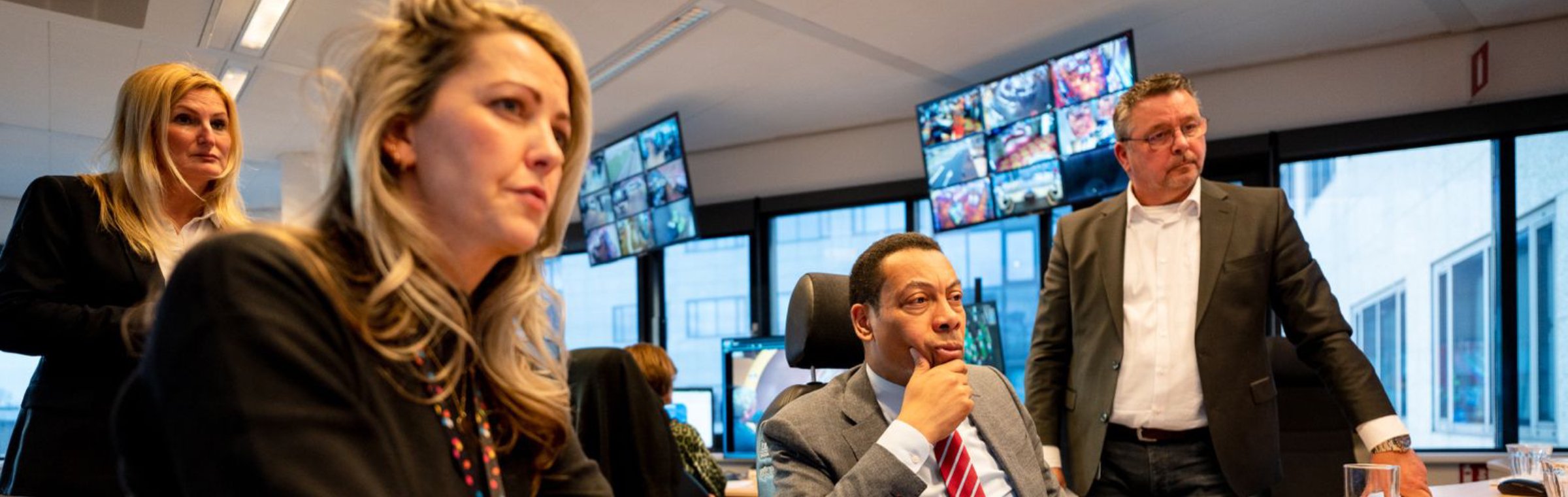 Franc Weerwind op bezoek bij Holland Casino
