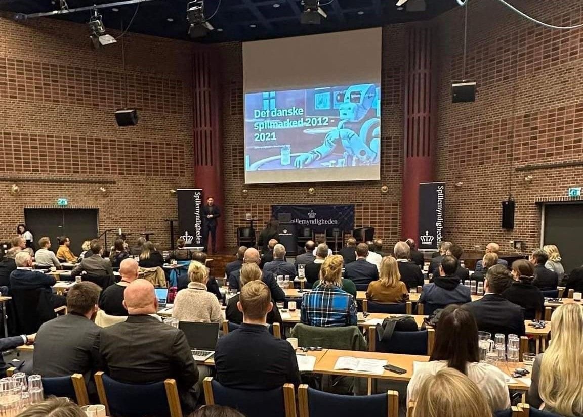 DGA Industry Day waar Sarah Gardner van de Gambling Commission een toespraak hield over illegaal aanbod aan goksites.