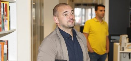 Edobet, Wesley Sneijder