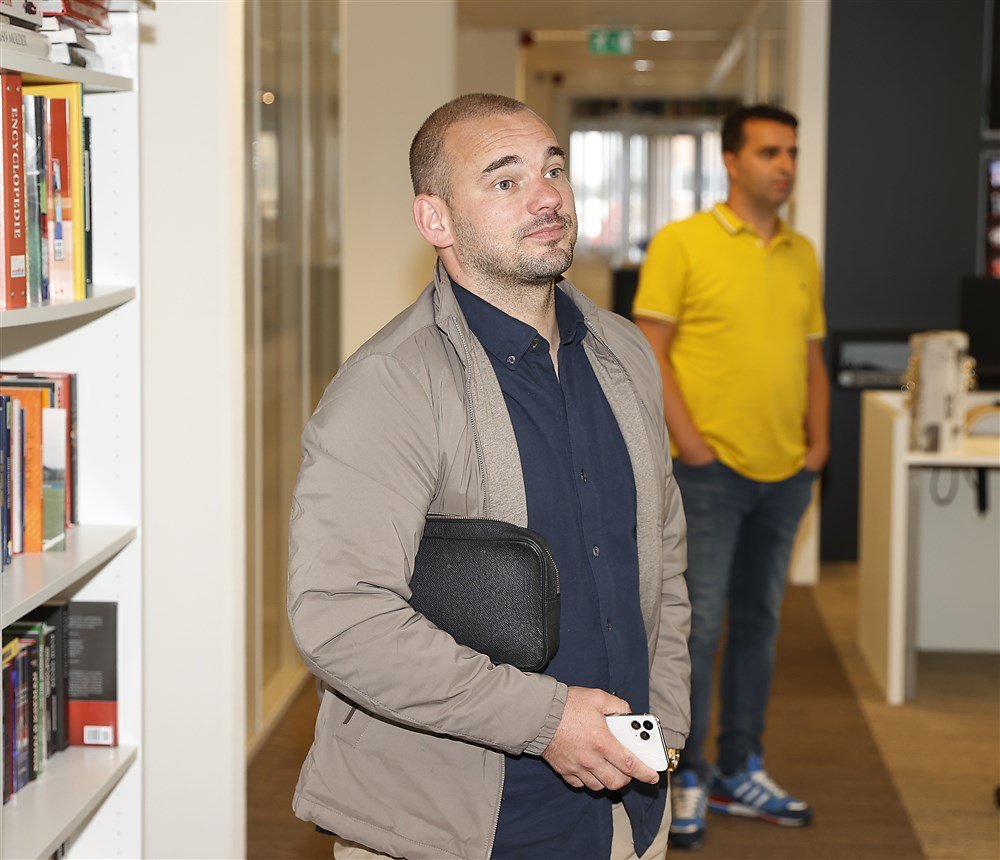 Edobet, Wesley Sneijder