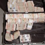 De politie in Singapore heeft bij een grootschalige actie tien personen aangehouden die mogelijk betrokken zijn geweest bij illegaal gokken.