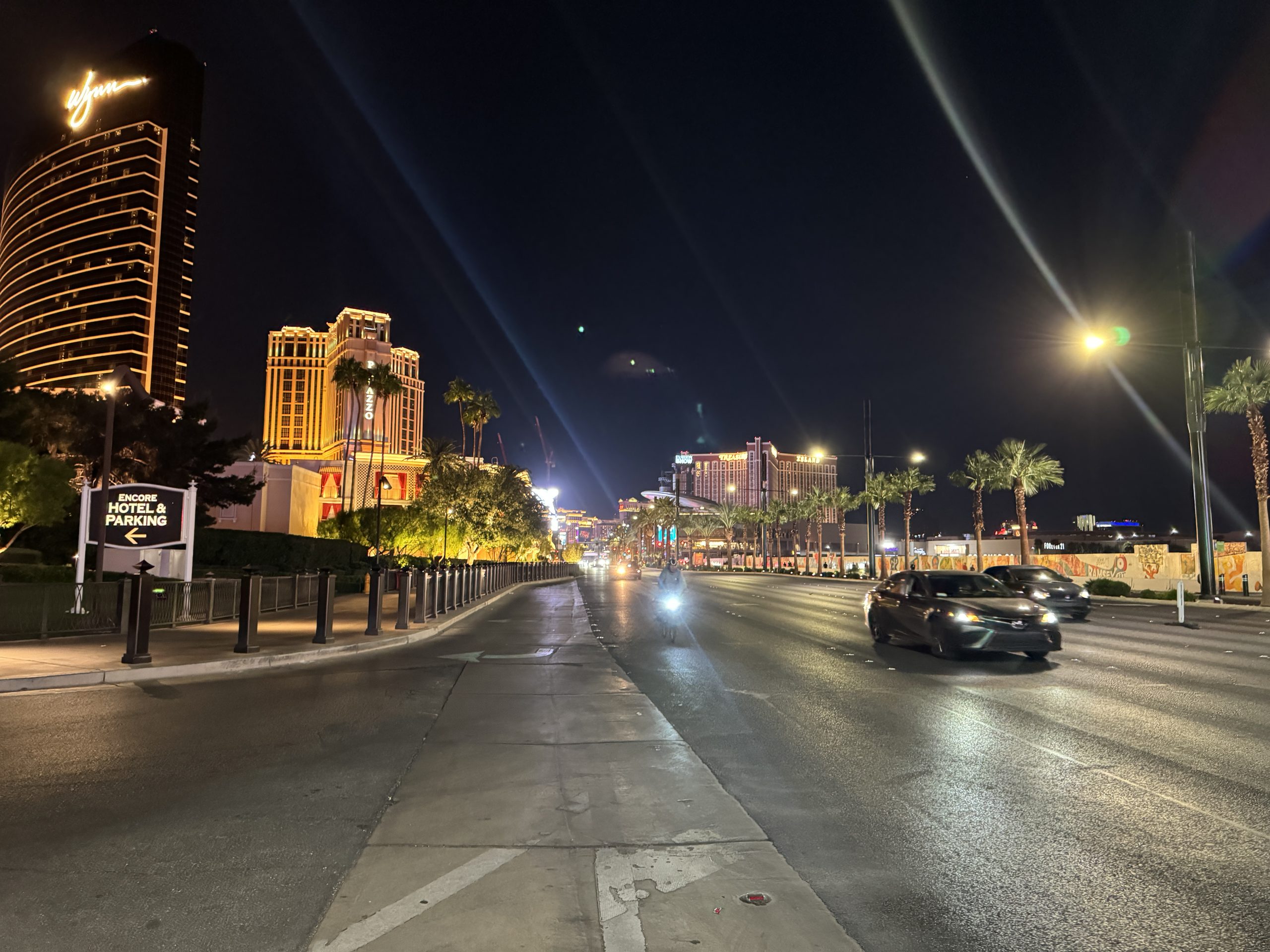 Las Vegas strip nacht - Wynn - Venetian - Treasure Island - Foto: Frank Op de Woerd voor CasinoNieuws.nl
