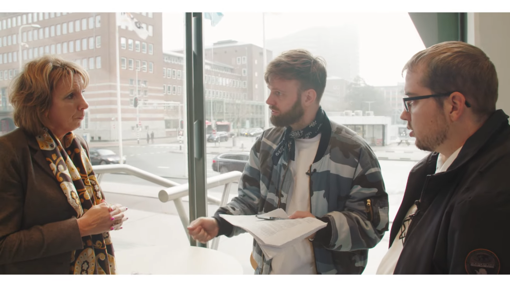 Tim Hofman en Django voor BOOS in gesprek met Helma Lodders (VNLOK)