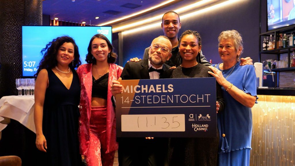 Michael Vanenburg van Holland Casino haalt met 14-stedentocht € 11.135 op voor goede doelen.