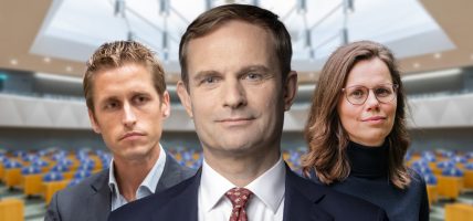 Teun Struycken (foto Martijn Beekman via rijksoverheid.nl https://www.rijksoverheid.nl/regering/bewindspersonen/teun-struycken/foto), Michiel van Nispen (foto door Koen Laureij via Pro Shots), Mirjam Bikker (foto door Nienke van Denderen Fotografie via ChristenUnie.nl https://www.christenunie.nl/nl/beeldbank). Achtergrond plenaire zaal door Tweede Kamer via Flickr (https://www.flickr.com/photos/tweedekamer/51398137855/in/album-72157719497766153)