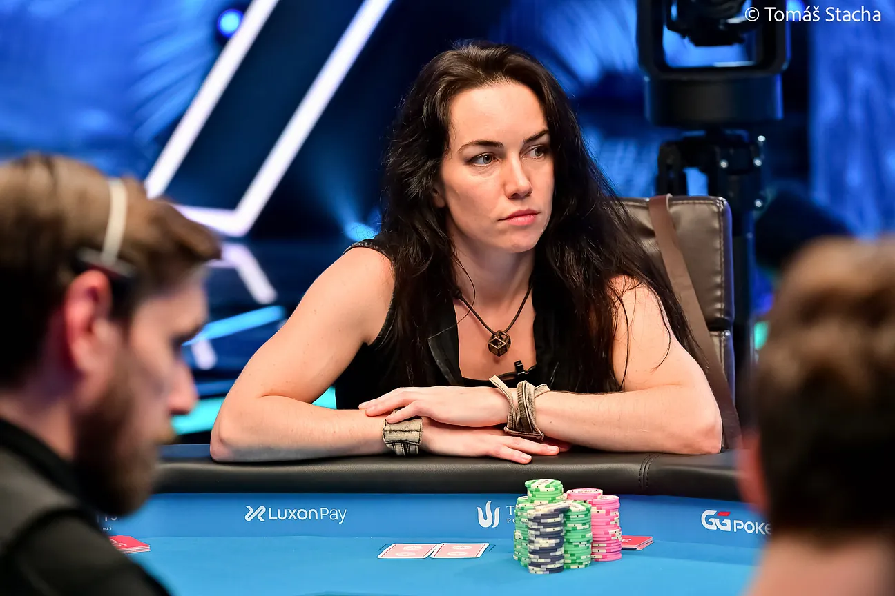 Liv Boeree doneert half miljoen