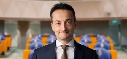 tariefdifferentiatie kansspelbelasting Tjebbe van Oostenbruggen, Staatssecretaris Fiscaliteit, Belastingdienst en Douane