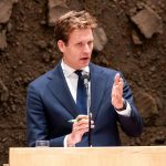 Minister Karremans. Piramidespel