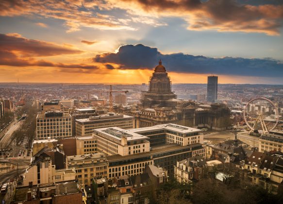 België