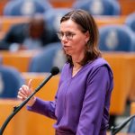 Bikker stelt Kamervragen over toename gokproblemen bij jongeren; minister vraagt om uitstel