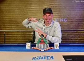 Tobias Peters met zijn tweede WSOP-bracelet