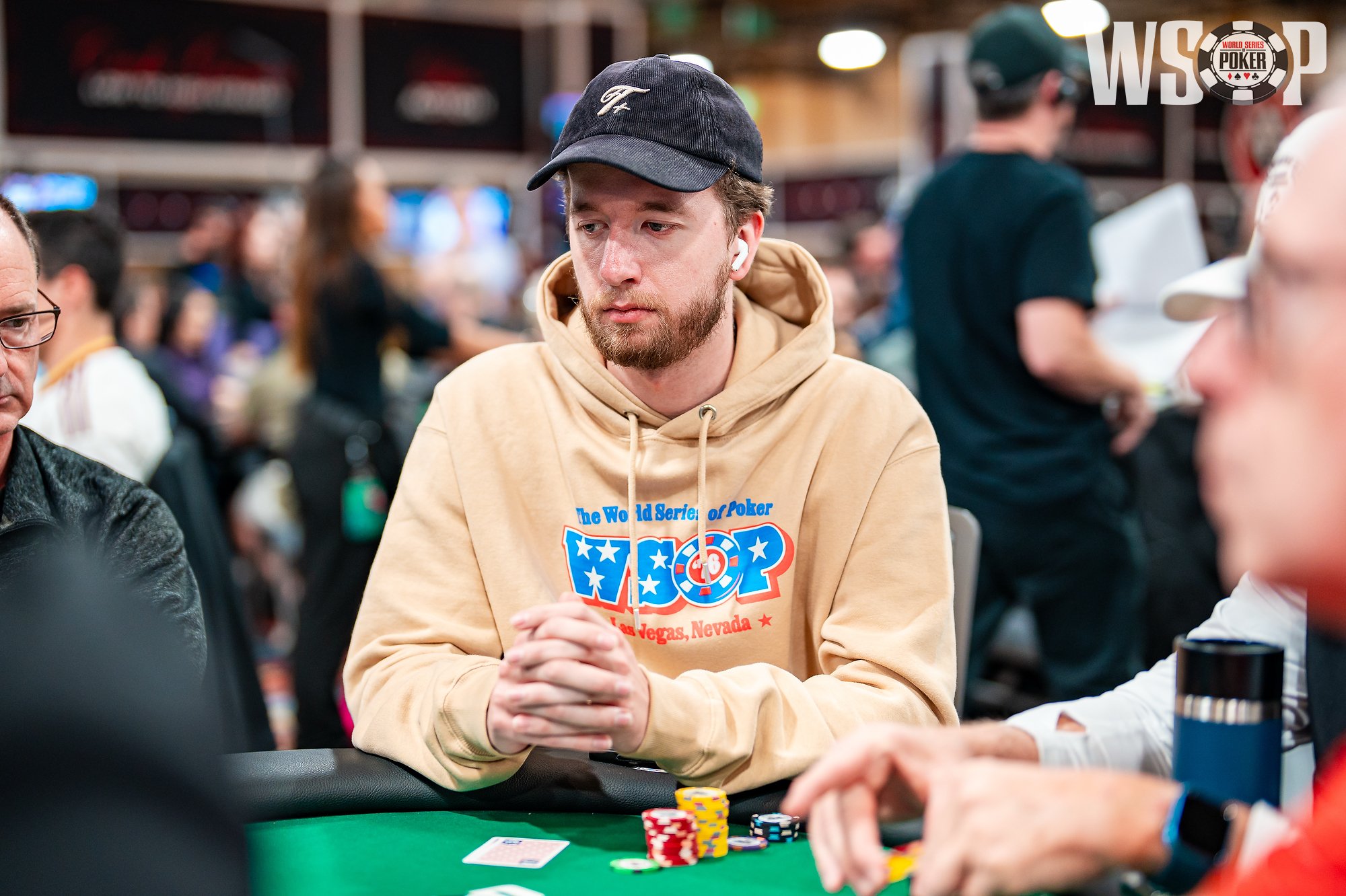 Siebe Denhartog competes in the 2026 World Series of Poker Texas Hold’em No Limit $10,000 Main Event World Championships at Horseshoe Casino in Las Vegas, Nevada on July 4, 2026. Photo by Monique Marestein. Dag 5 WSOP Main Event 2026